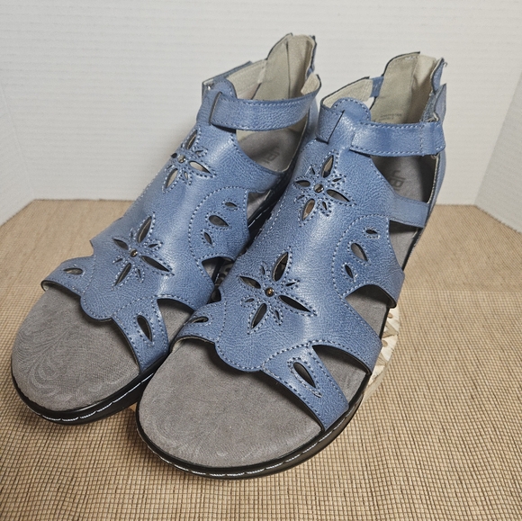 JBU Northstar Laser Cut Wedge Sandals Navy Blue Size 10 Medium EUC - Picture 9 of 12